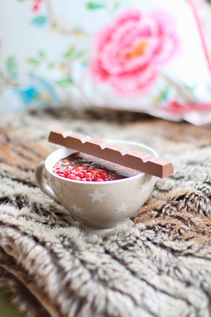 Schokoladenpudding mit Preiselbeeren