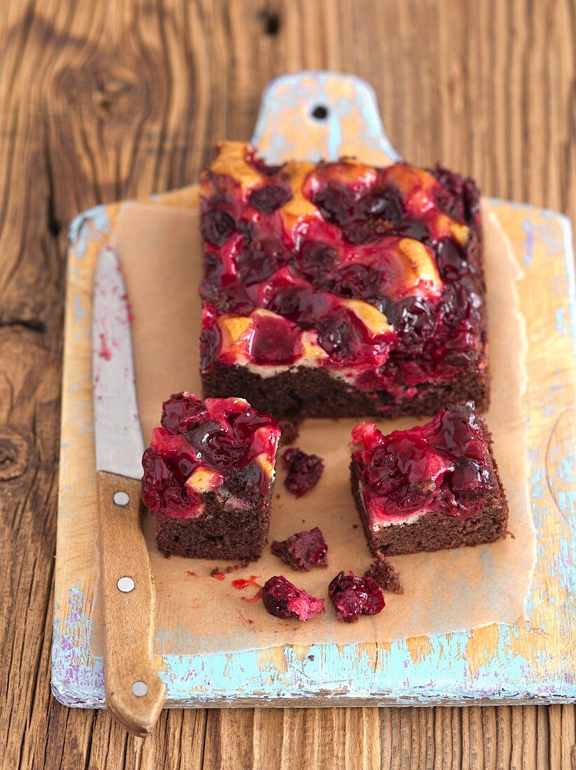 Chocolate and vanilla sponge cake with cherries