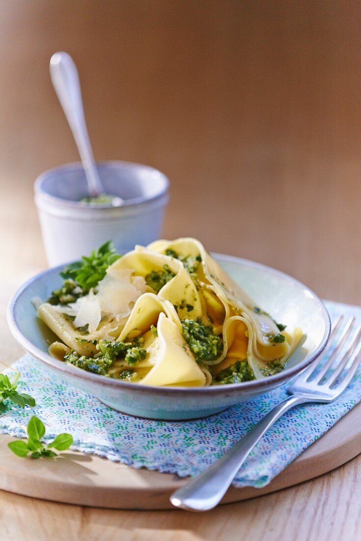 Fazzoletti di seta al pesto (Teigblätter mit frischem Pesto, Italien)