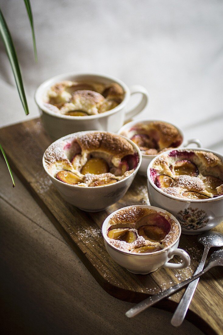 Clafoutis mit Marzipan und Pflaumen