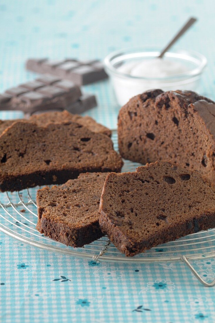 Chocolate cake on cake rack