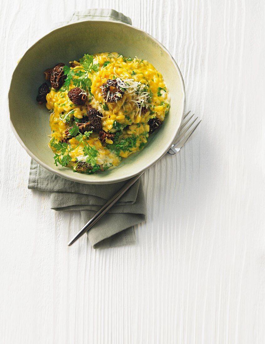 Chervil cream risotto with morel mushrooms