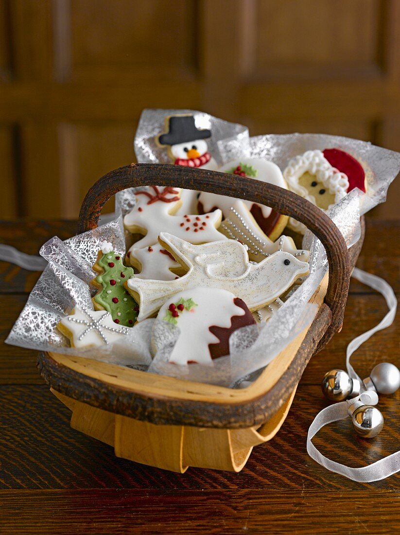 Assorted Christmas biscuits in a basket
