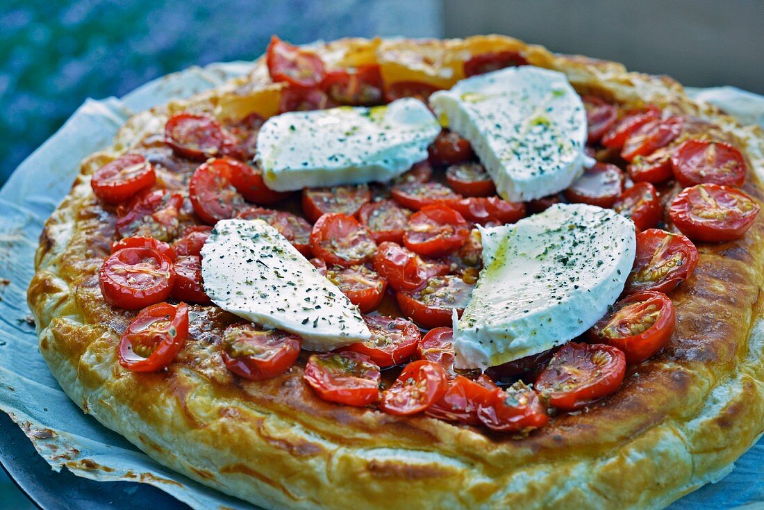 Cherry tomato and mozzarella puff pastry tart