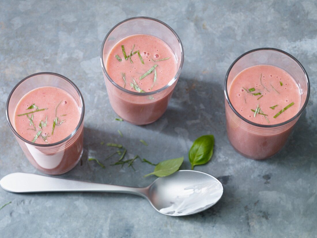 Strawberry smoothies with yoghurt and basil for an alkaline diet