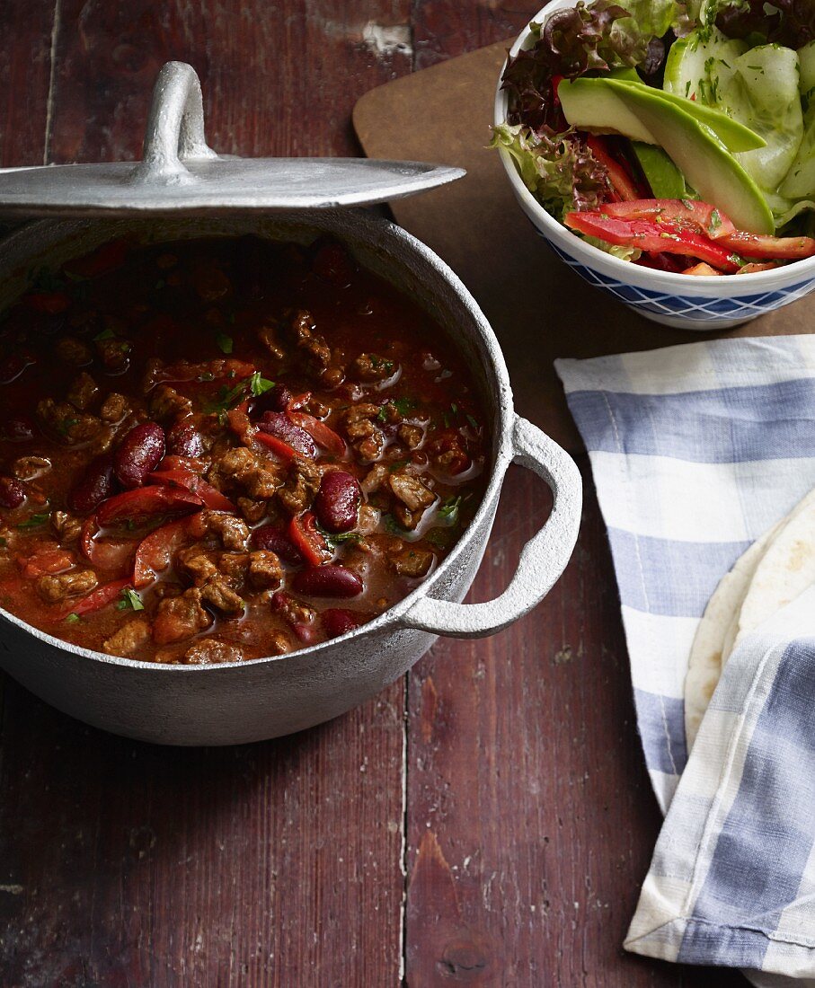 Chilli con carne with peppers and kidney beans