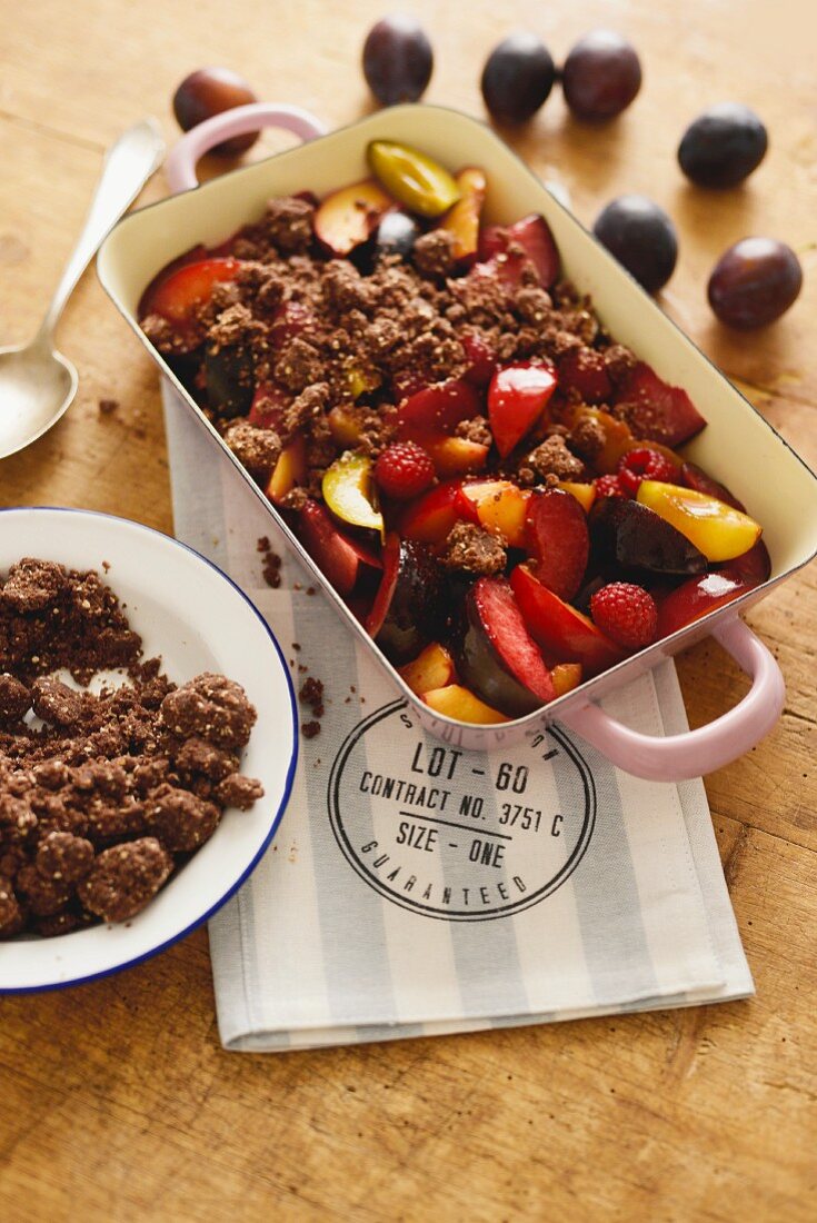 Chocolate plum crumble (USA)