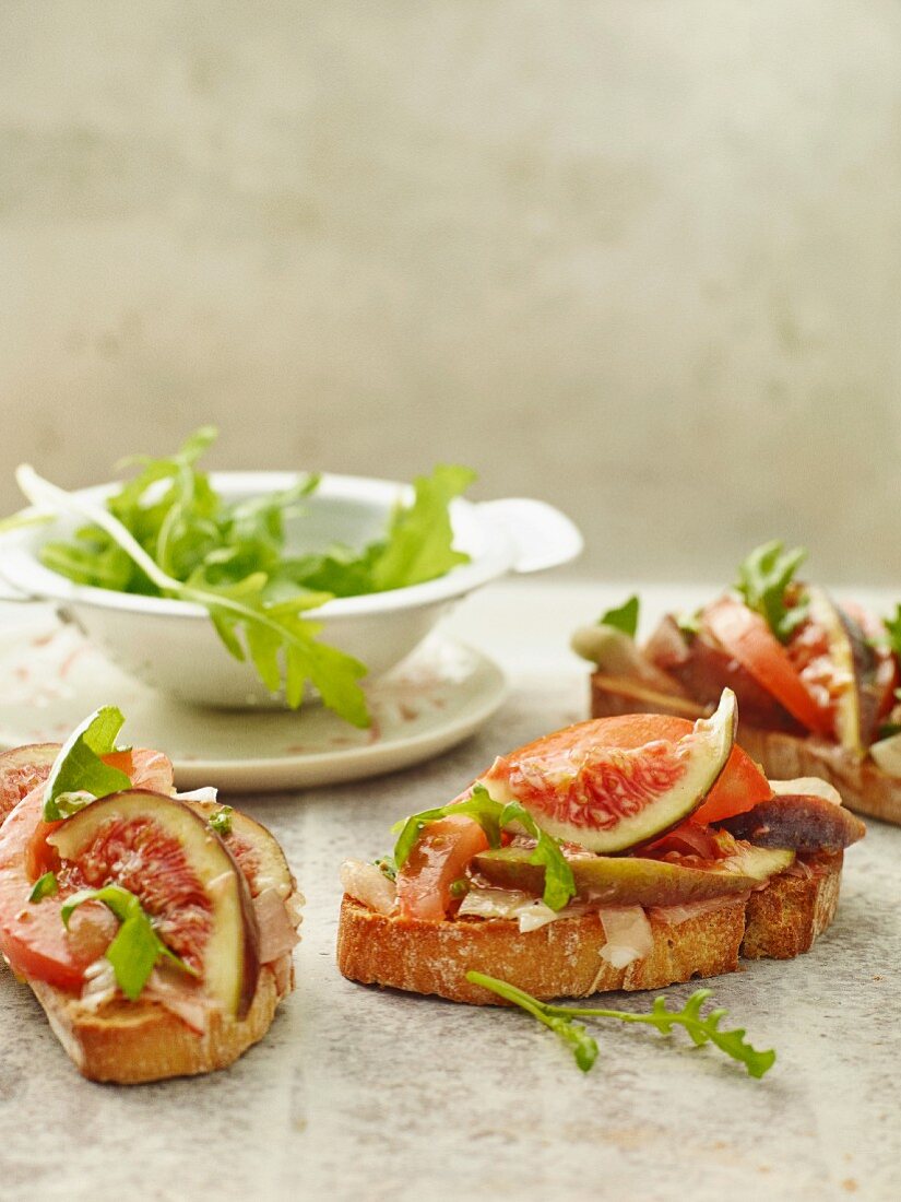 Bruschetta with tomatoes and figs