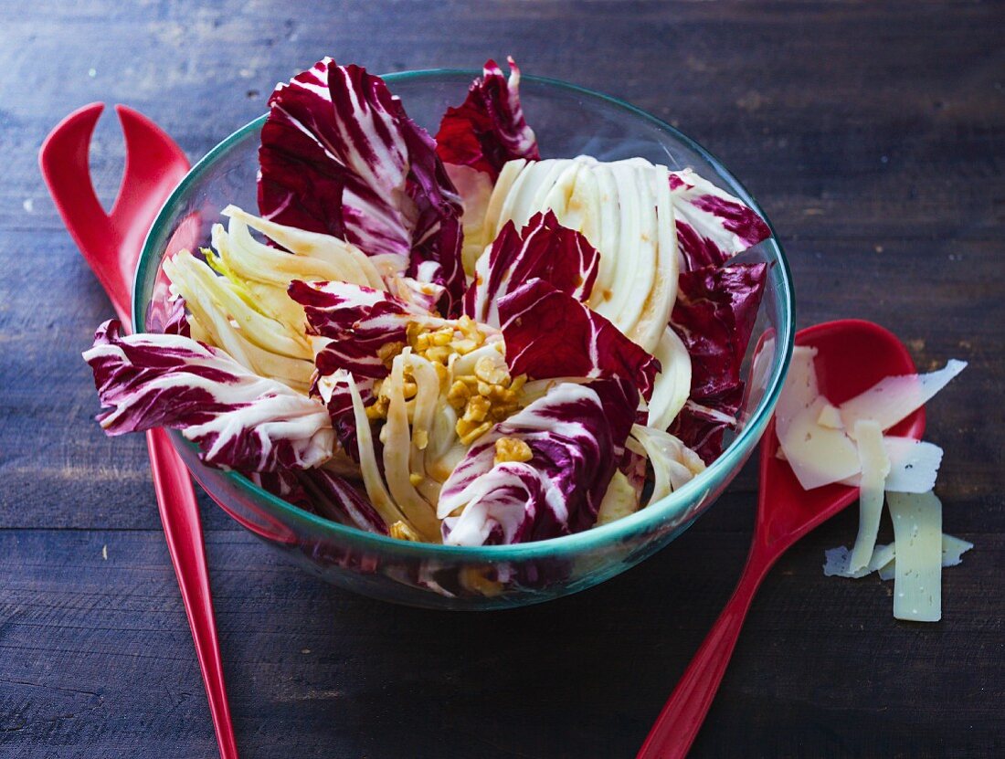 Walnut and fennel salad with radicchio