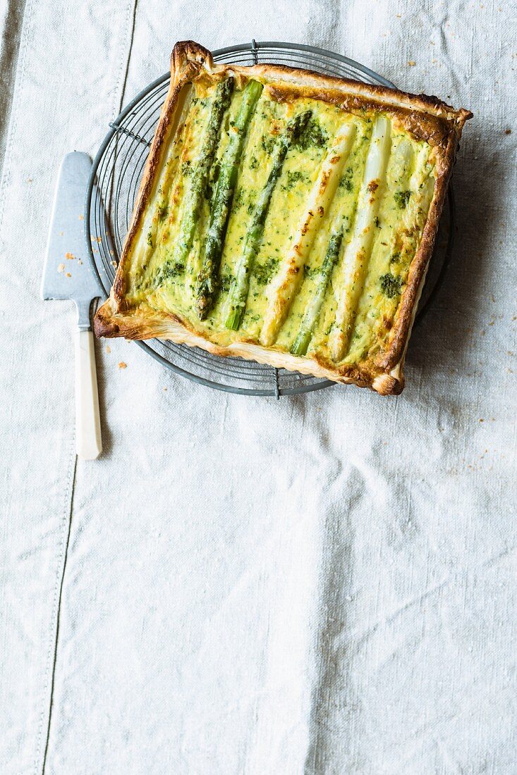 Spargeltarte mit Pesto