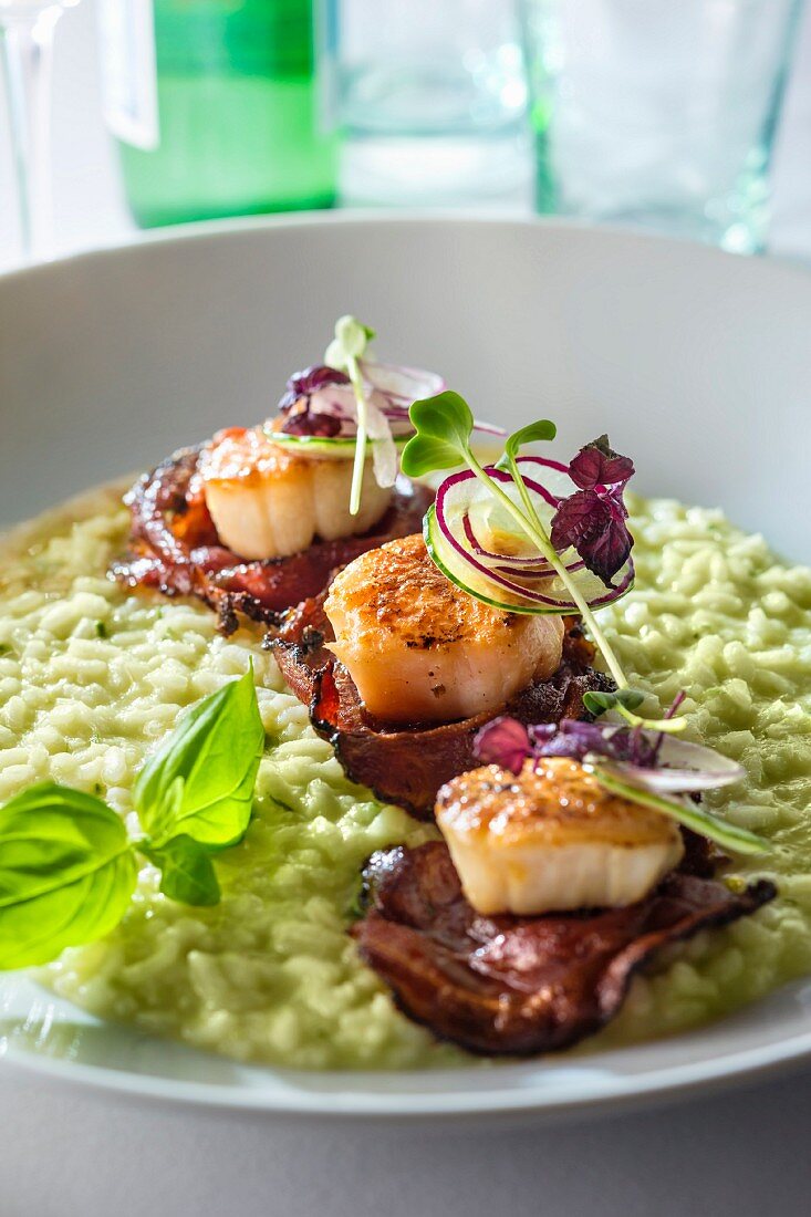 Risotto with scallops and bacon