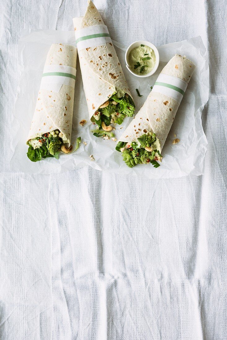 Romanesco broccoli and cashew nut wraps