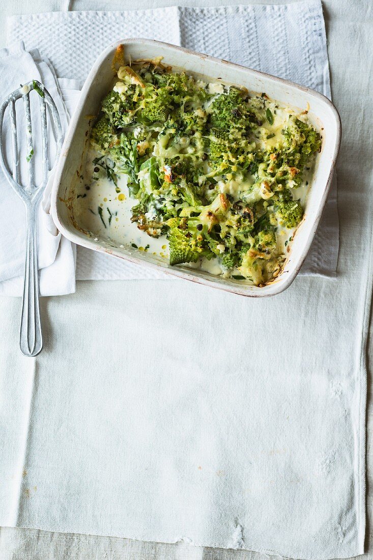 Romanesco broccoli and cauliflower gratin with pepper cream