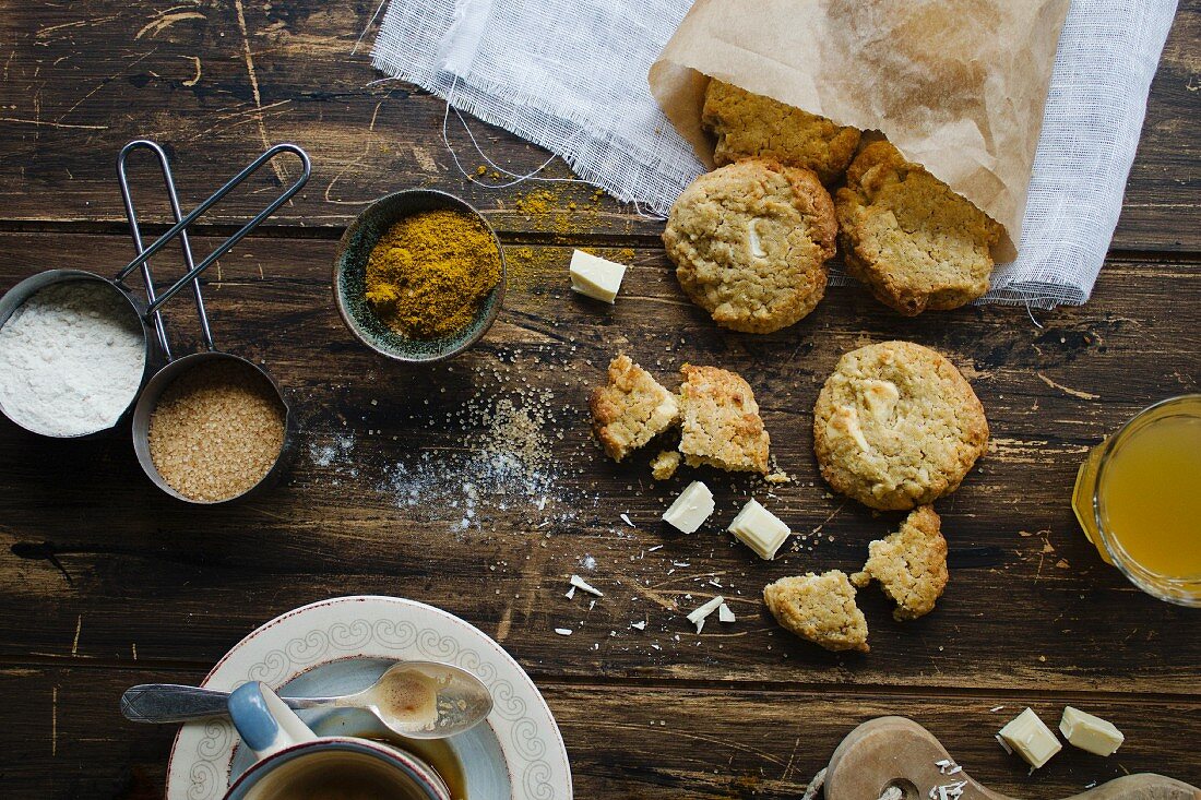 Cookies mit weisser Schokolade und Curry