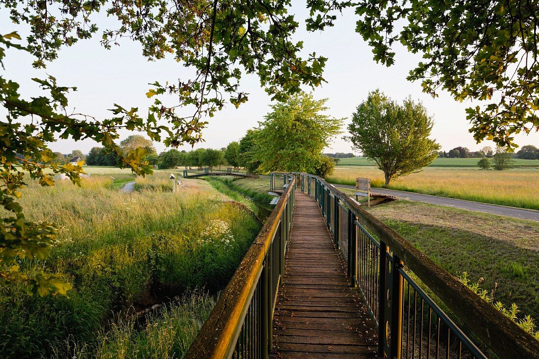 Bifurcation near Melle and Gesmold, the river Hase separates at the jetty