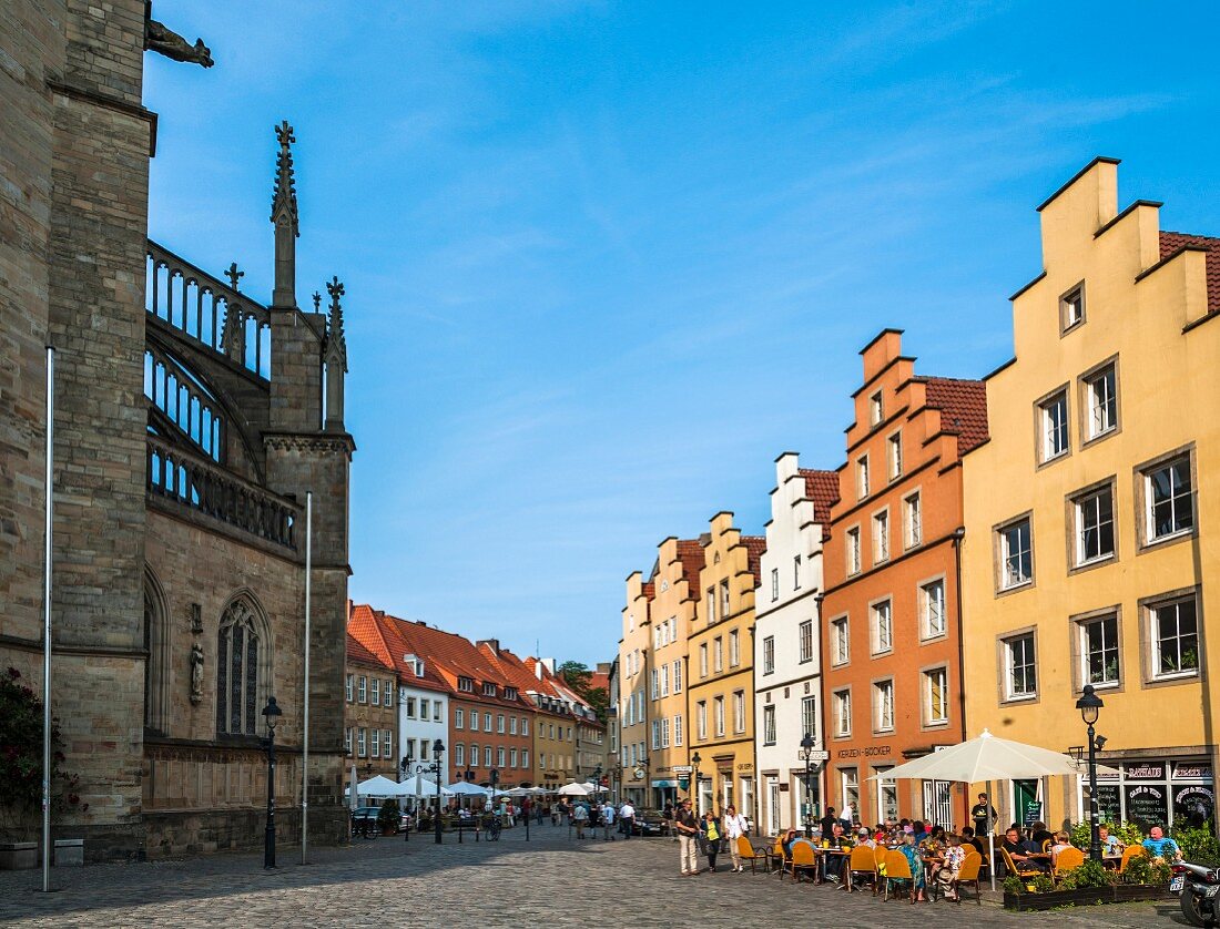 Der Marktplatz der Stadt Osnabrück. Schön zu sehen die Stufengiebel