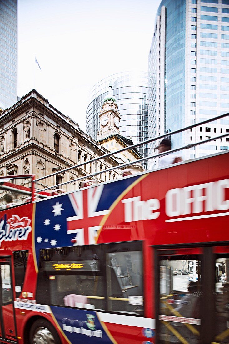 Department of Lands Building und moderne Glaspaläste in Sydney