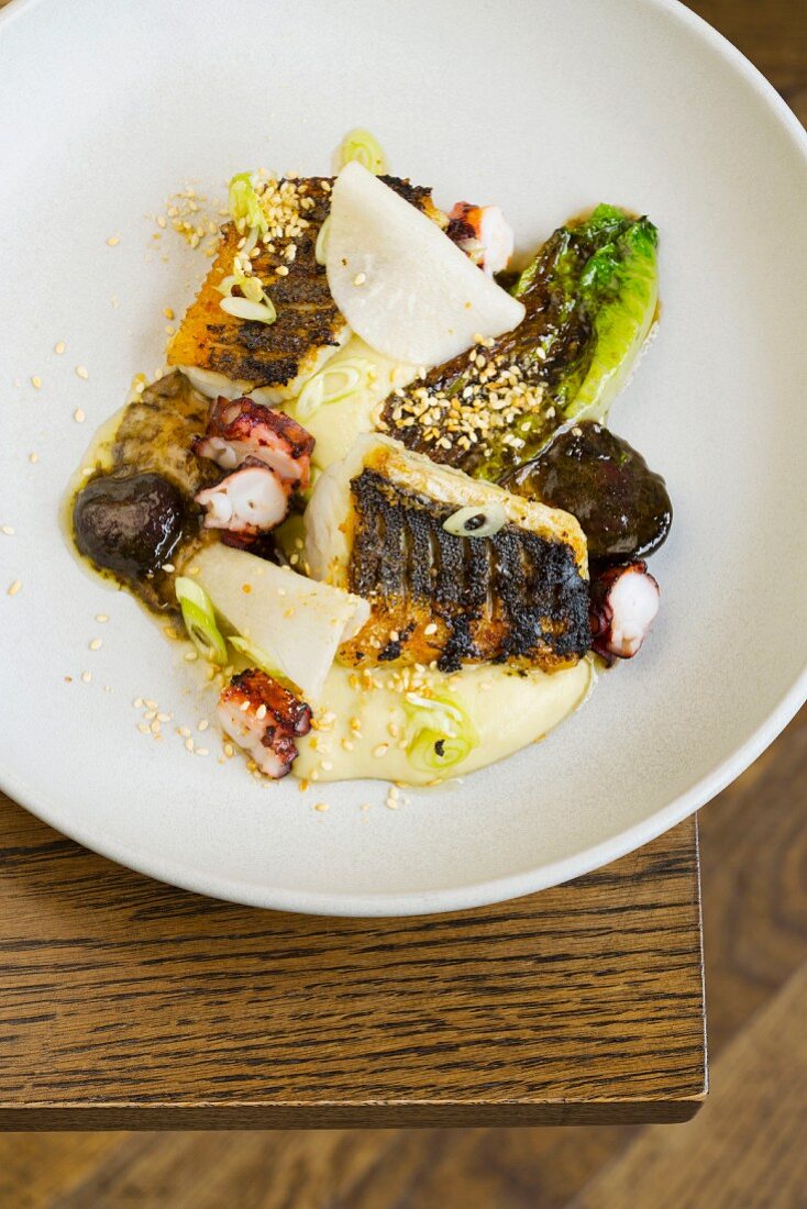 A seafood and fish platter in the 'Cutler & Co' restaurant, Melbourne, Australia