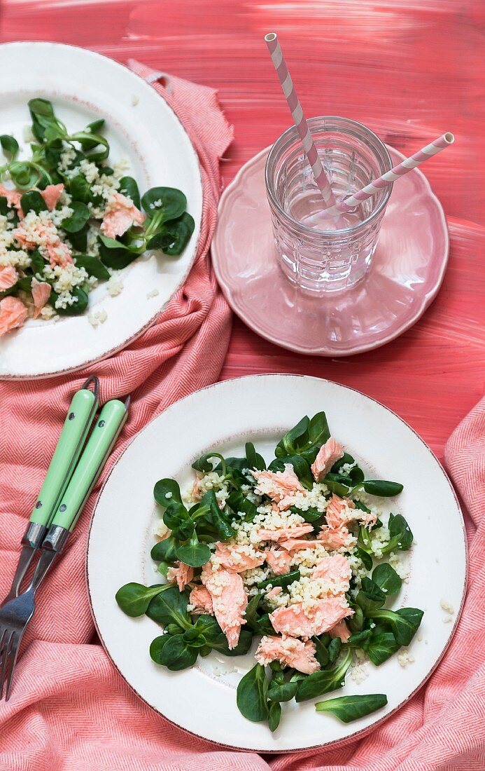 Salmon salad with couscous and lamb's lettuce