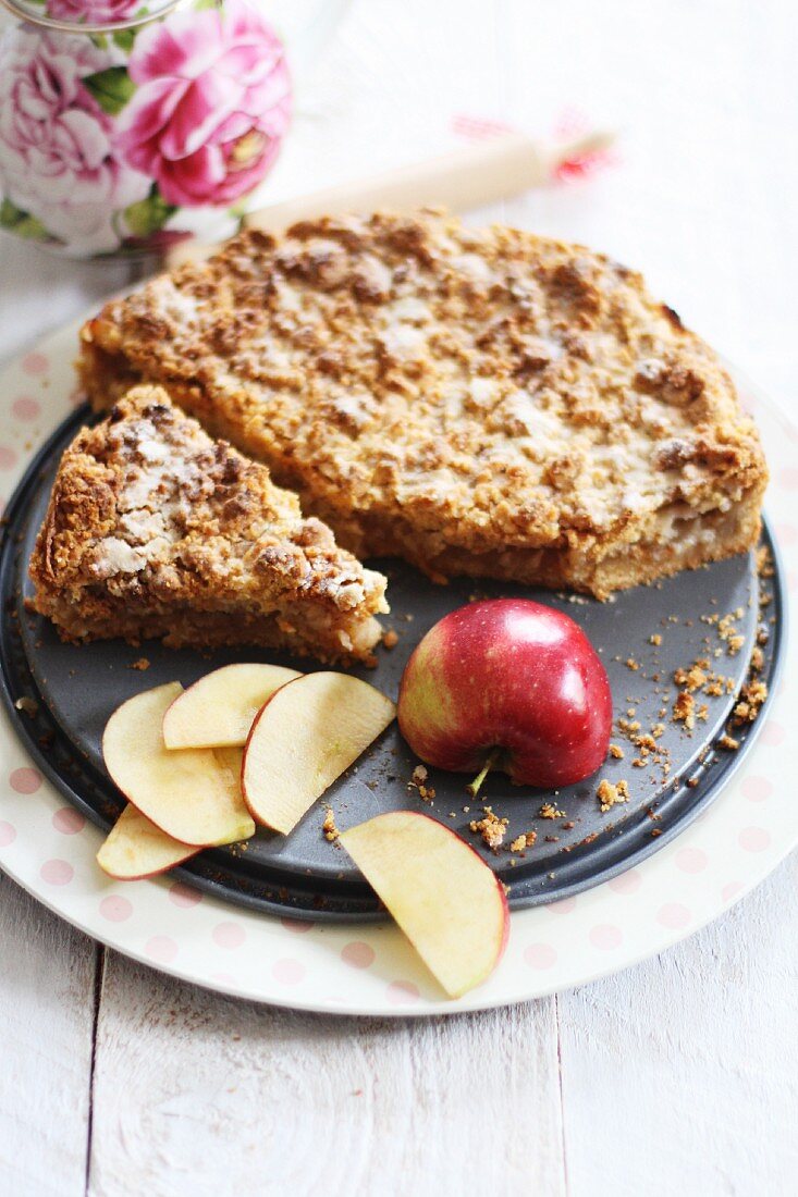 Apple cake and fresh apples