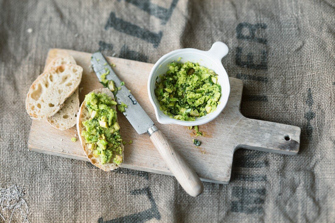 A spread made from broad beans, green asparagus and Pecorino cheese