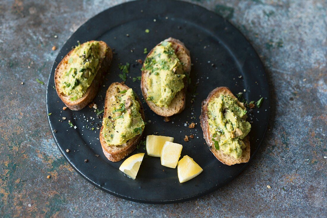 A chickpea, green olives and fresh parsley spread