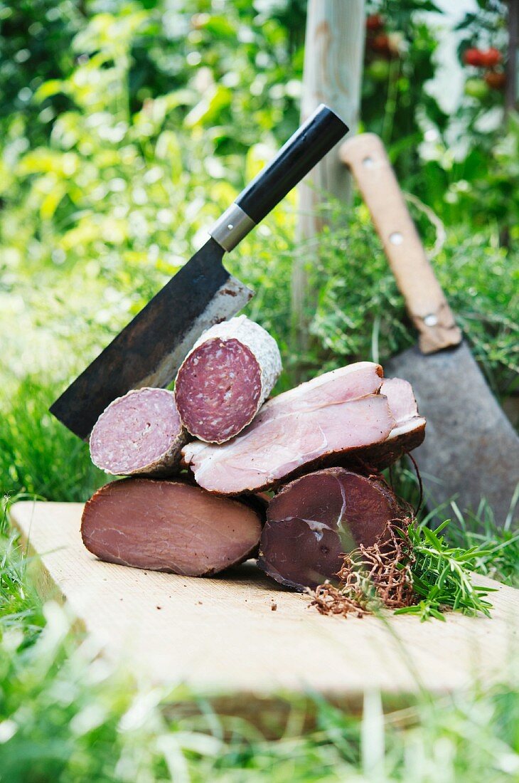 Salami and ham from mast-fed pigs at Fleischerei Heyer in Werdau
