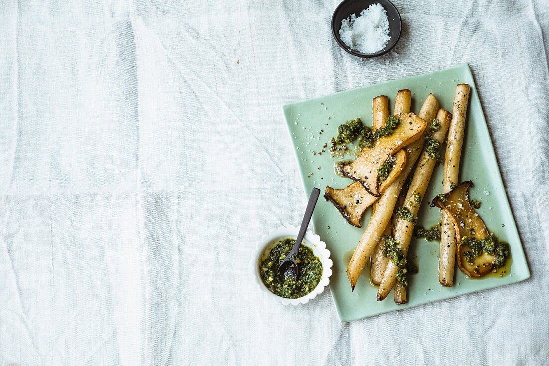 Fried black salsify with king trumpet mushrooms and pesto