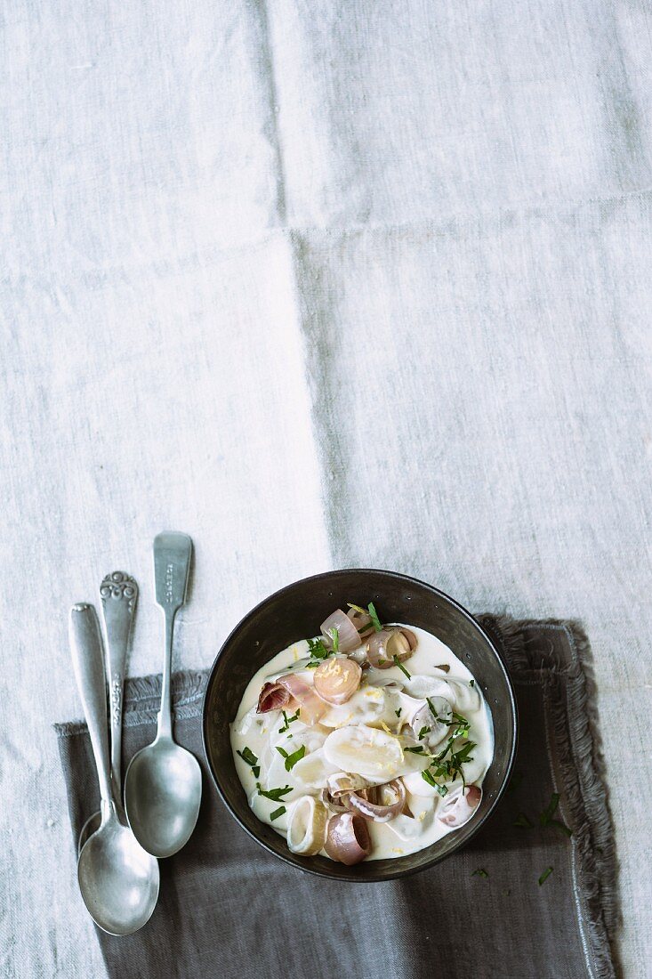 Black salsify ragout with shallots and cream cheese