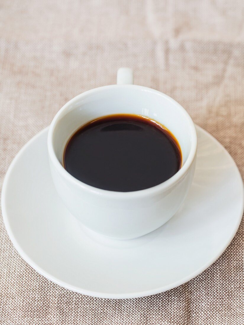Eine Tasse Roter Espresso (Rooibos Espresso)