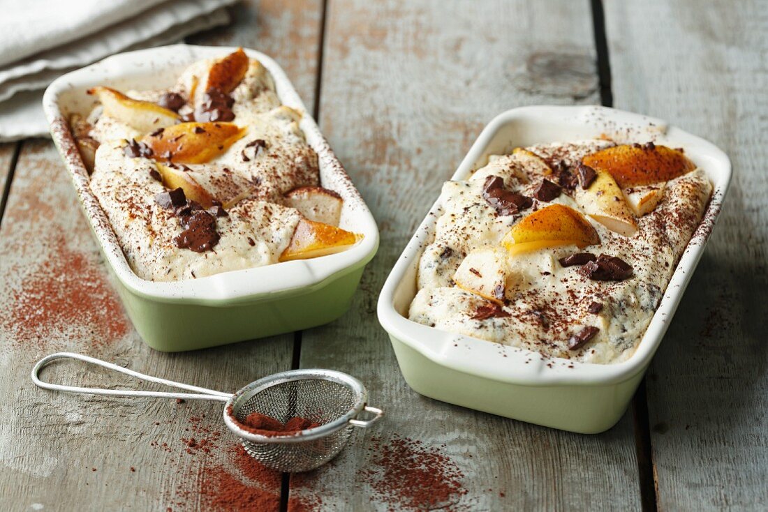 Quark gratin with chocolate and fresh pears