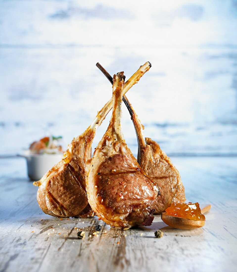 Lamb chops with apricot jam