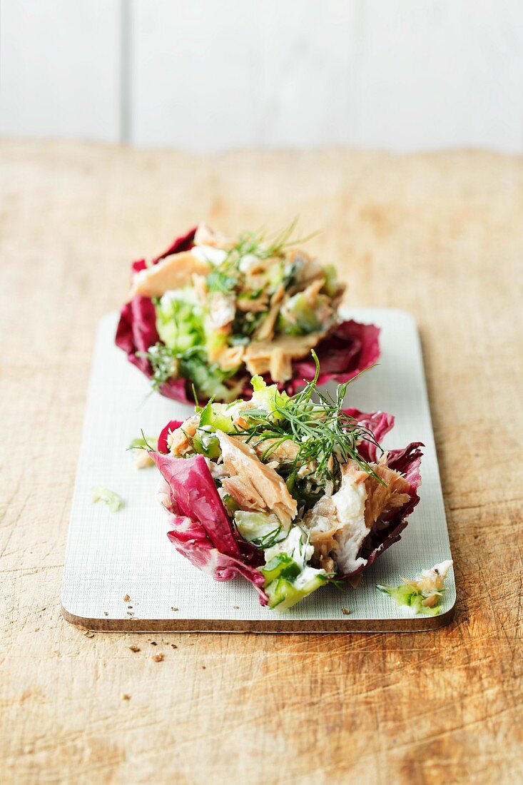 Radicchio, gefüllt mit Thunfisch-Dill-Salat