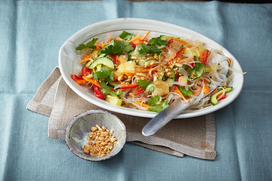 Sweet-and-sour vegetable salad with rice noodles