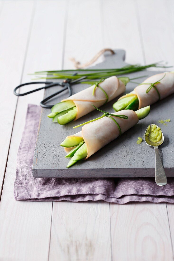 Spicy turkey breast rolls with cucumbers