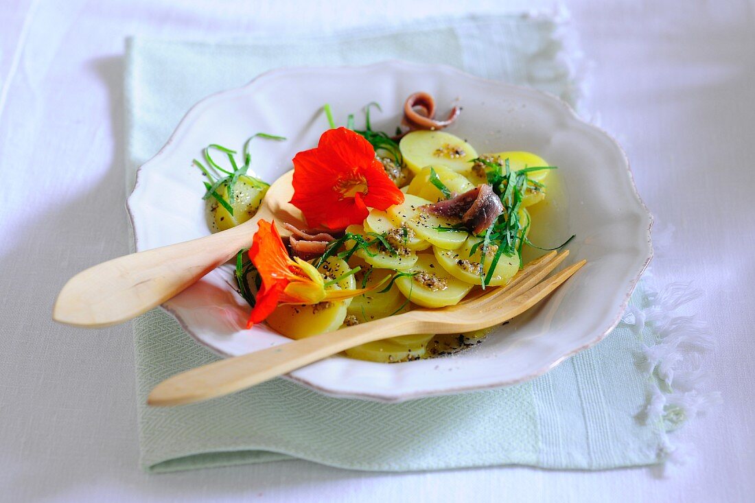 Potato salad with nasturtium flowers
