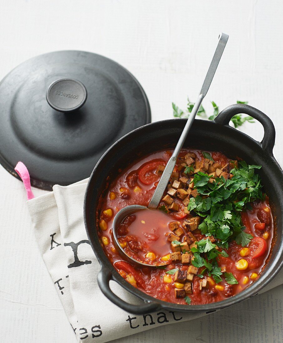 Vegan pepper chilli with tofu, sweetcorn and kidney beans