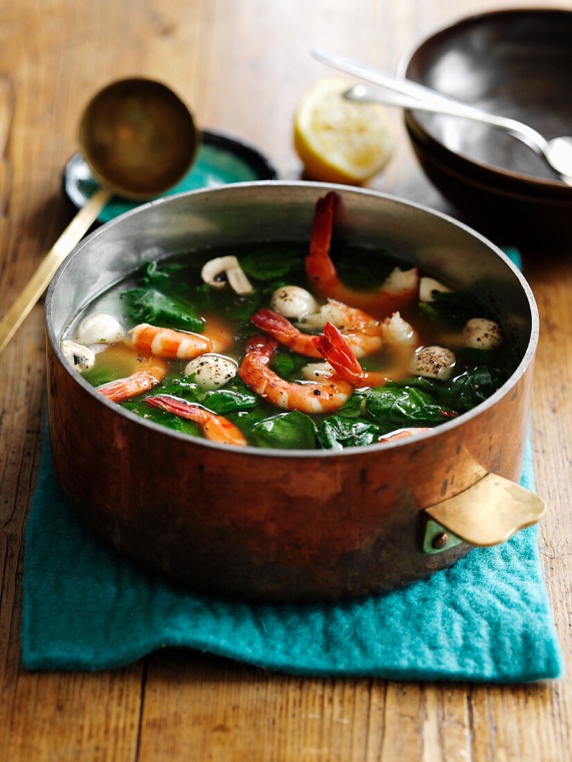 Seafood soup (spicy sour)