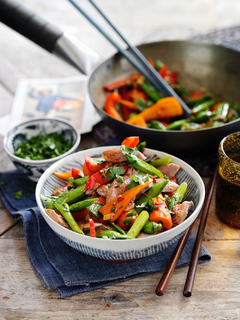 Stir-fried vegetables with duck and honey (Asia)