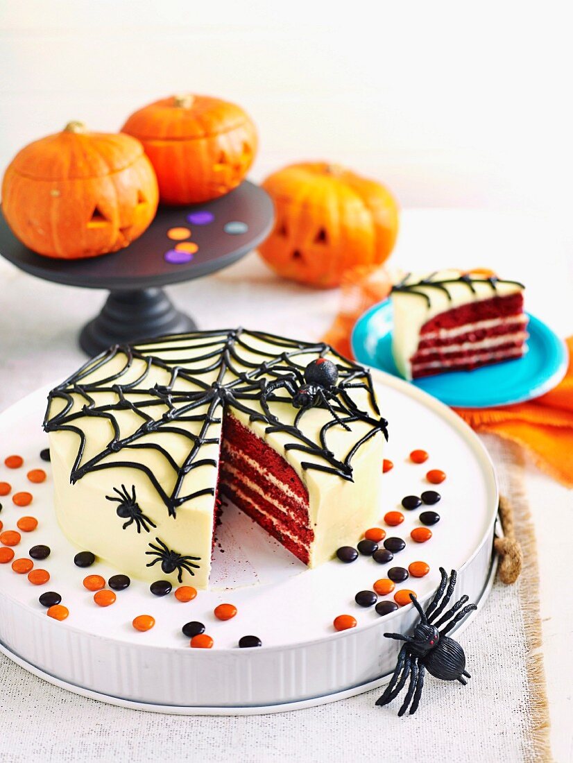 Wacky web halloween cake
