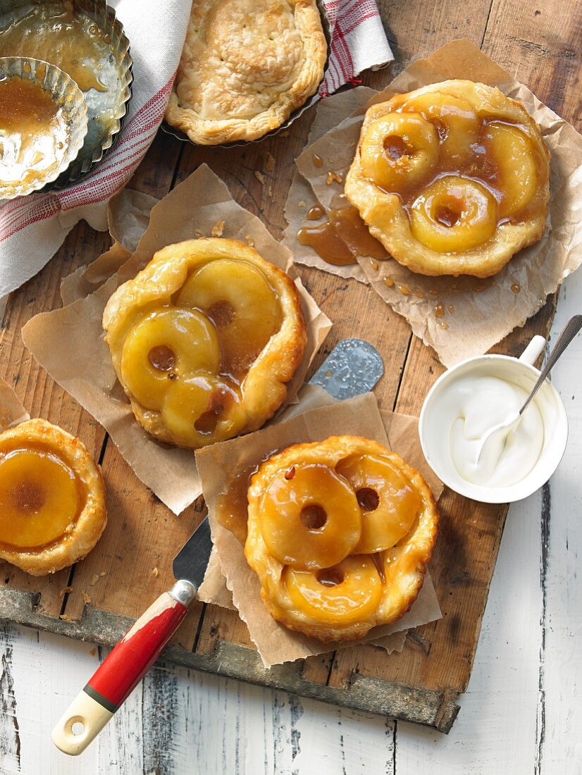 Apple tarts with maple syrup
