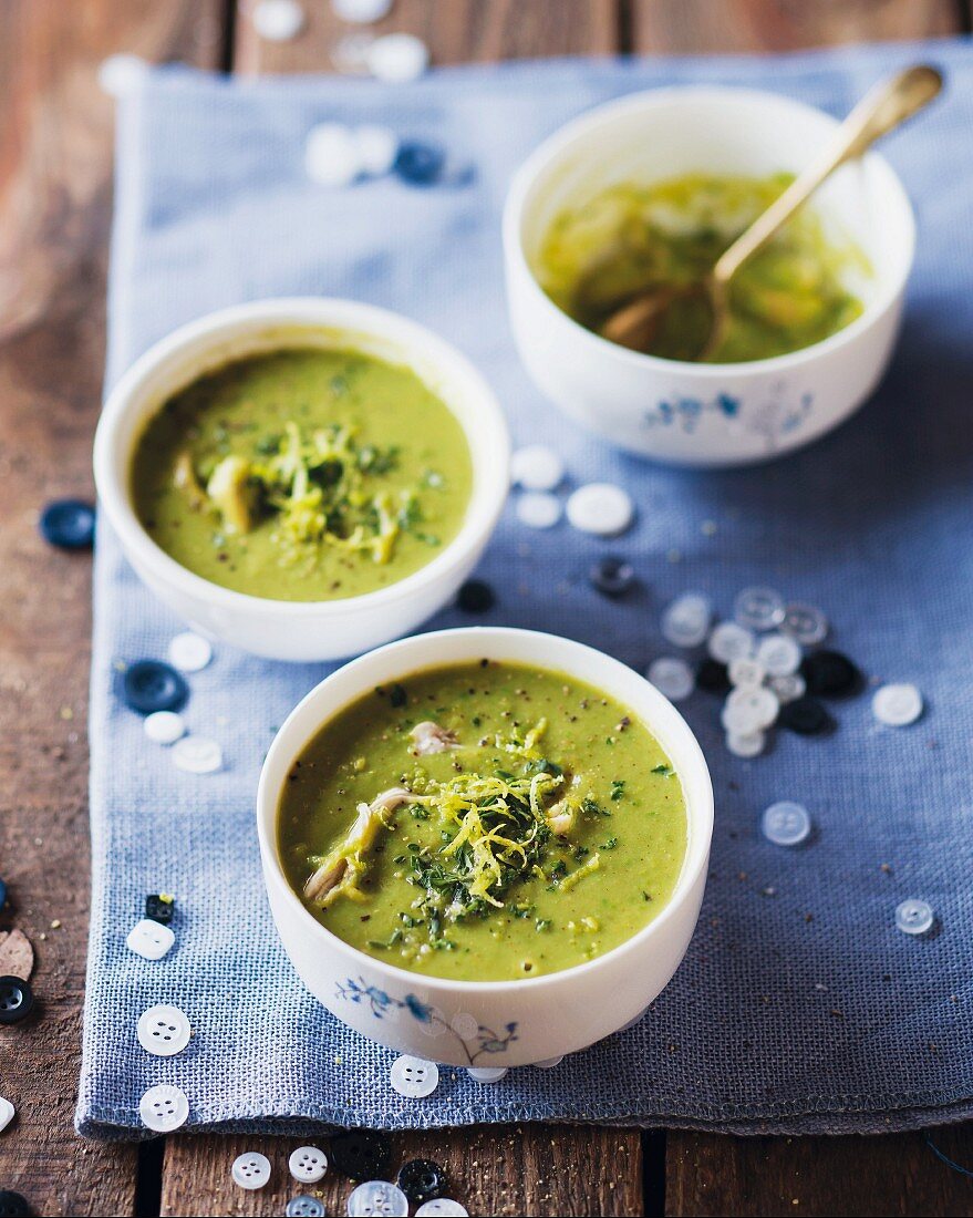 Pea and chicken soup