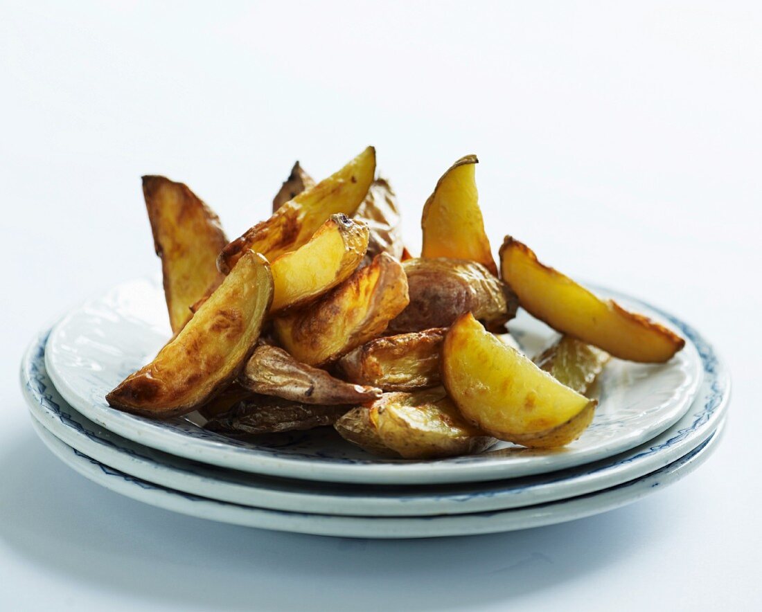 A plate of potato wedges