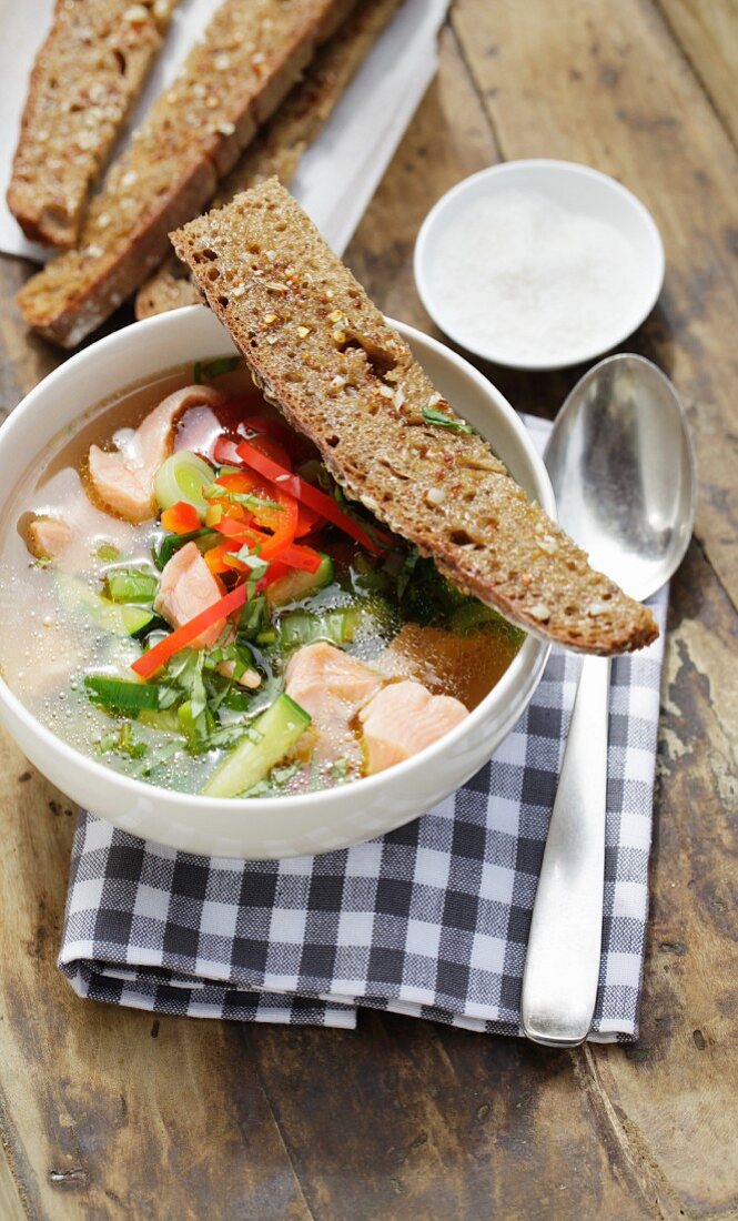 Fine fish soup with peppers and leek