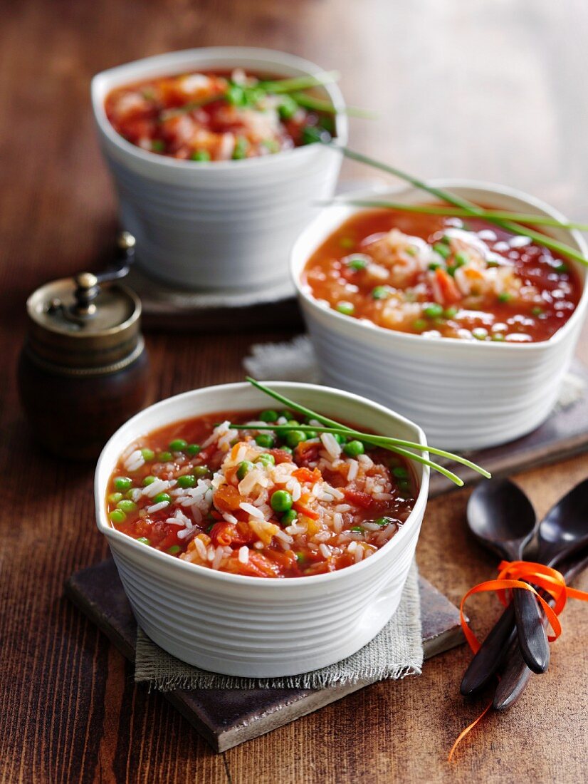 Tomato soup with rice and peas