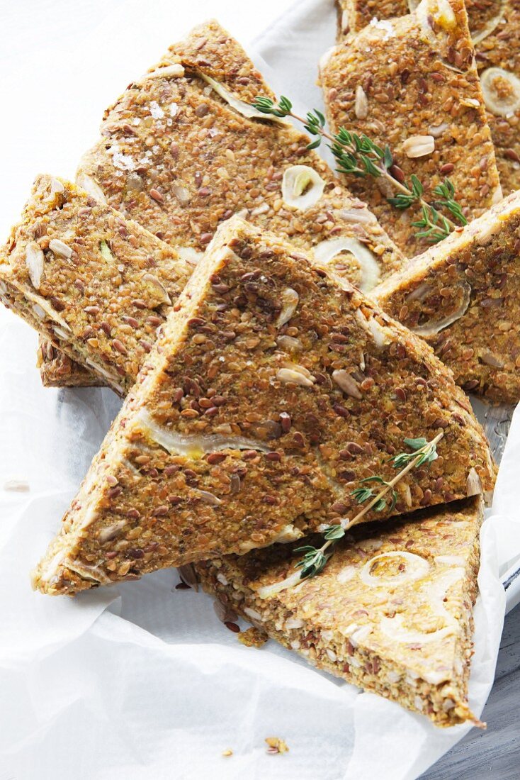 Vegan onion and courgette bread with flax seeds