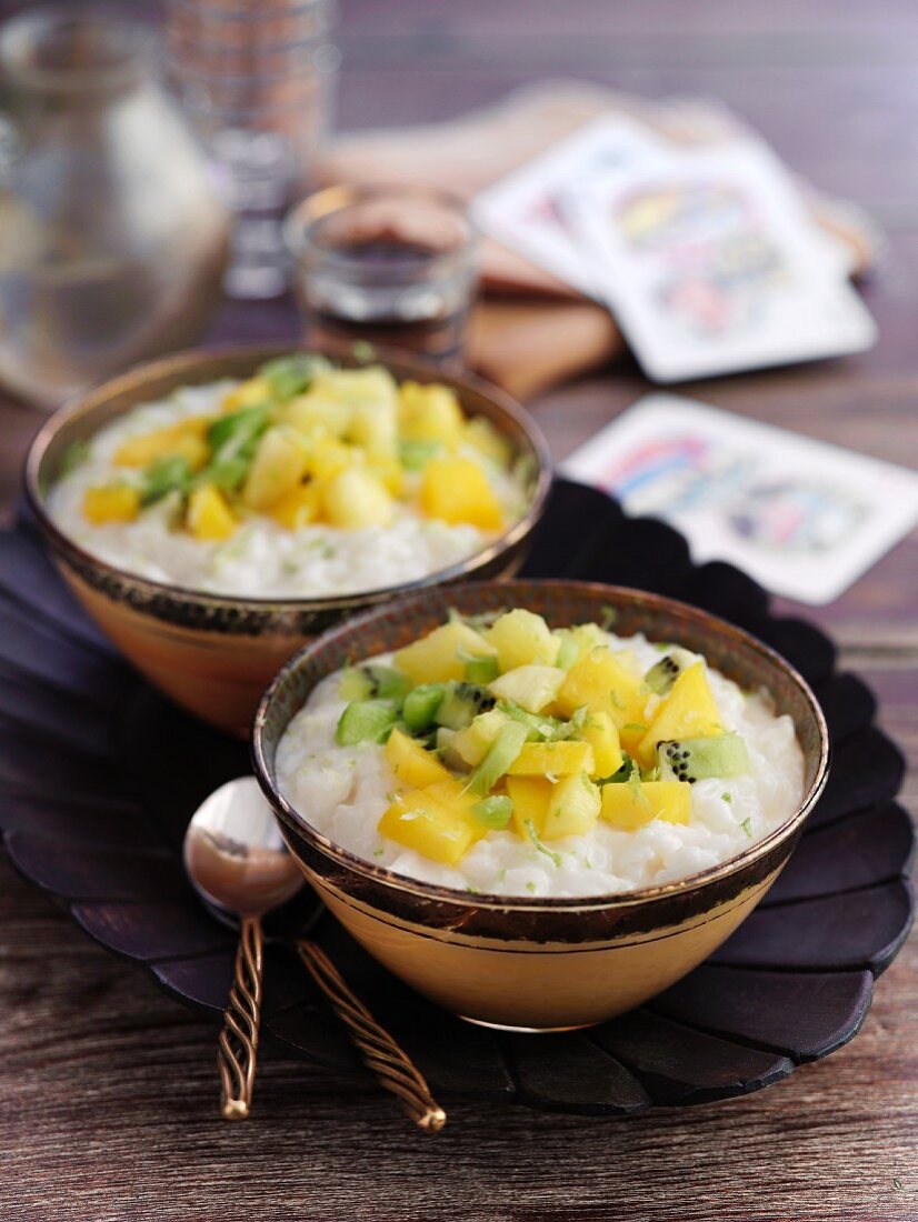 Rice pudding with fresh fruit