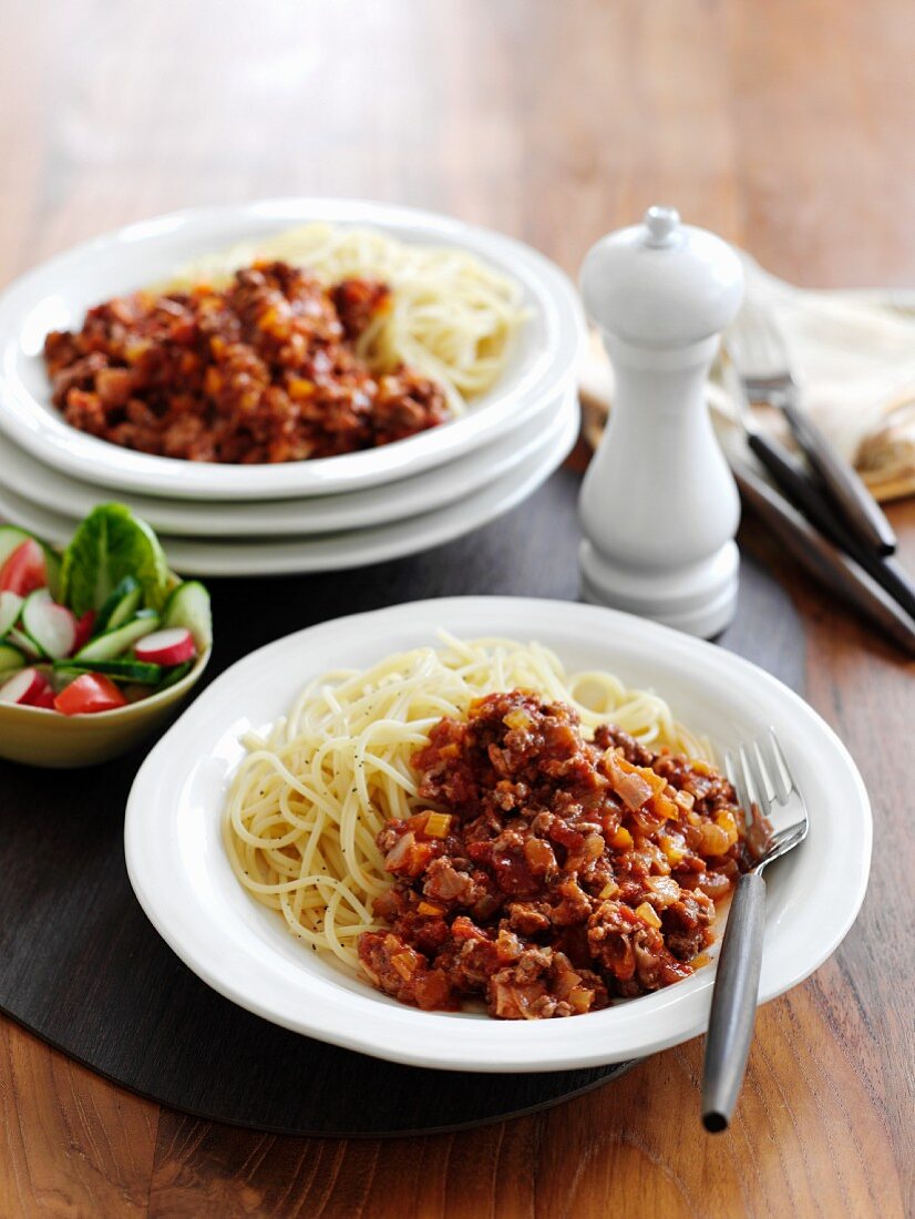 Spaghetti alla bolognese (Nudeln mit Fleischsauce, Italien)