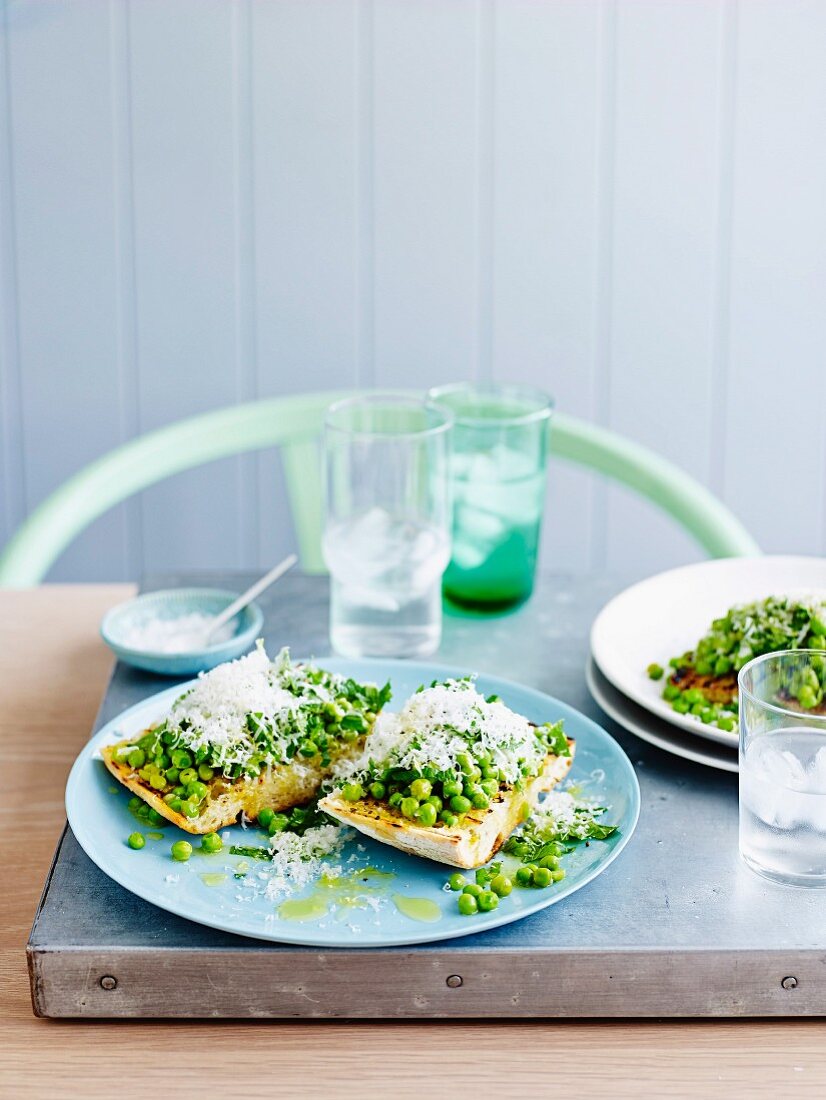 Smashed peas with mint, lemon and pecorino on brushetta