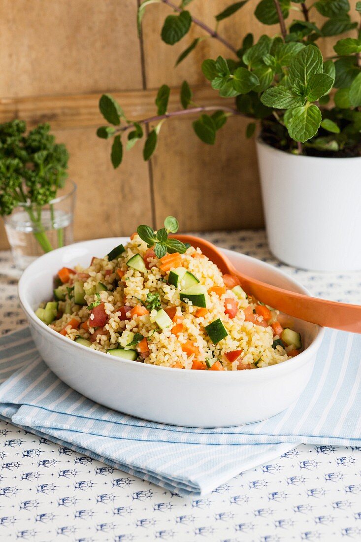 Bulgur salad with cucumber and carrots